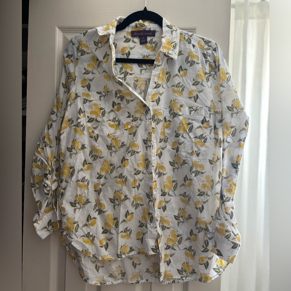 Vintage Gloria Vanderbilt White Button-Up Shirt with Yellow Lemon Print